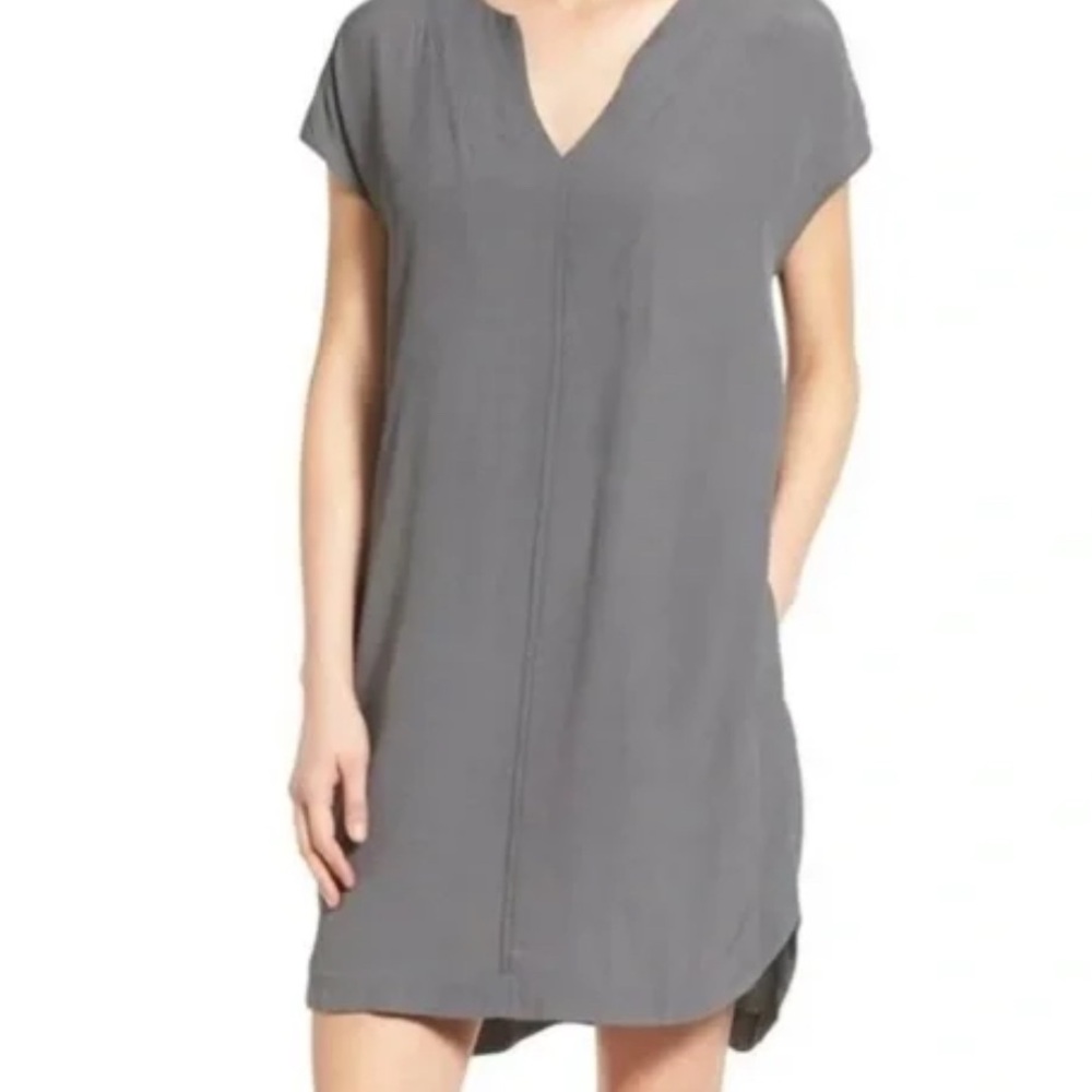 Madewell gray V-Neck Short Sleeve Dress
